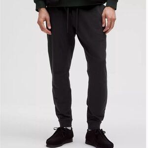 Lululemon men’s city sweat joggers